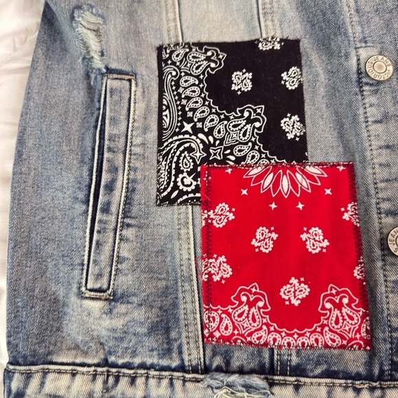 Victorious Unisex Denim Jacket with Bandana Patches - Picture 12 of 12
